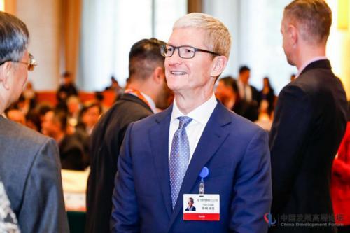 图为苹果公司CEO蒂姆·库克。中国高层发展论坛主办方供图