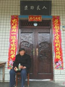 88岁老兵救落水幼童 战场上为保通讯曾用身体导电