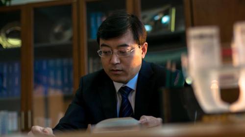 伊利董事长被失联后警方介入 一名嫌疑人被抓