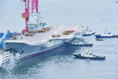 国产航母23日动一下引全球关注 或完成关键测试