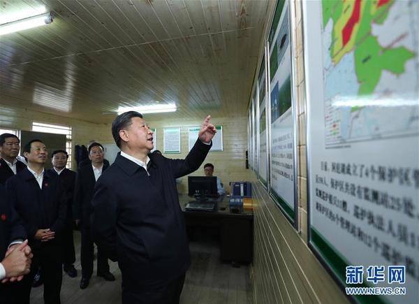 4月26日下午，中共中央总书记、国家主席、中央军委主席习近平在武汉主持召开深入推动长江经济带发展座谈会并发表重要讲话。这是座谈会前，习近平于25日下午在东洞庭湖国家级自然保护区巡护监测站考察。