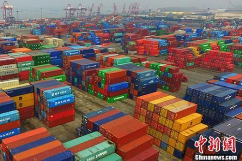 资料图：进出口集装箱。<a target='_blank' href='http://www.chinanews.com/'>中新社</a>记者 泱波 摄
