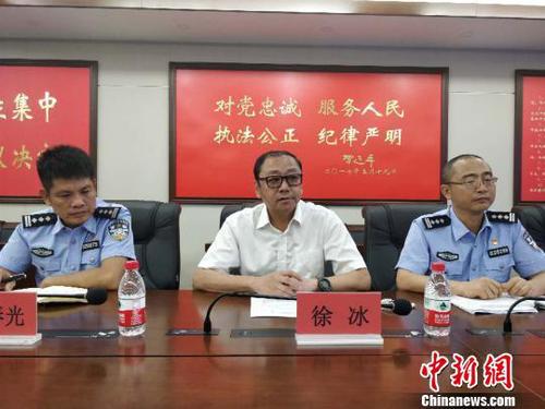 游客三亚沙滩烧烤被滋扰警方：依法从严处理