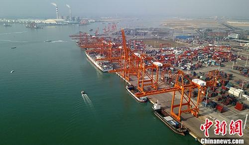 资料图：广西钦州保税港区码头。<a target='_blank' href='http://www.chinanews.com/'>中新社</a>记者 俞靖 摄