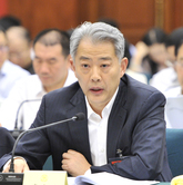 全国政协委员、中国光大集团董事长李晓鹏：防风险要宏观和微观双管齐下
