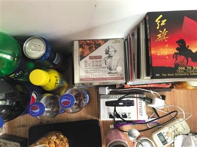 舟舟的CD已经很久不听了。
