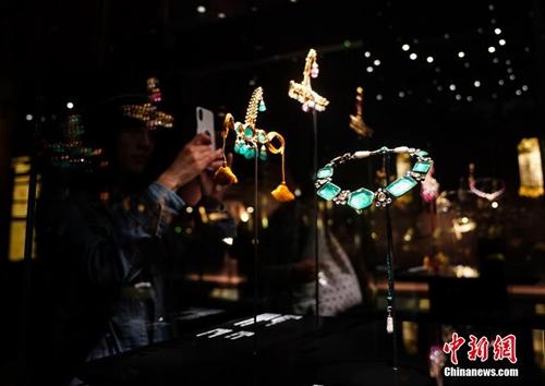 点击进入下一页