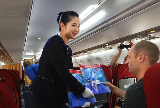 多国记者乘高丽航空JS622赴朝 韩国记者未能登机