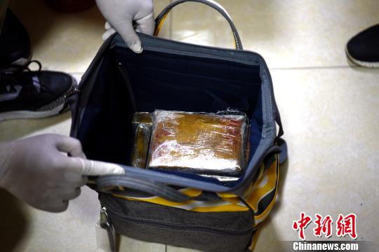 查获的毒品海洛因。　杨祖彬 摄