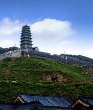 历史文化名城的保护,要突出地方文化特色