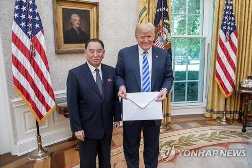 朝统战部长结束访美之行返朝 对记者提问保持沉默