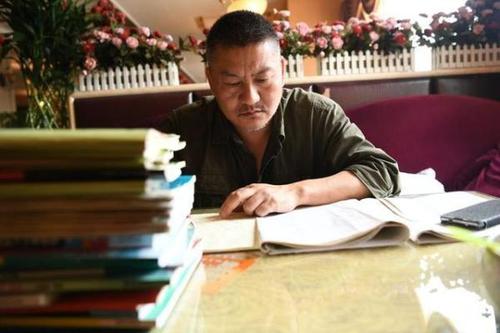 51岁高考钉子户第22次赴考：上大学是精神支柱