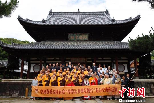 法会后合影。　郑松波 摄