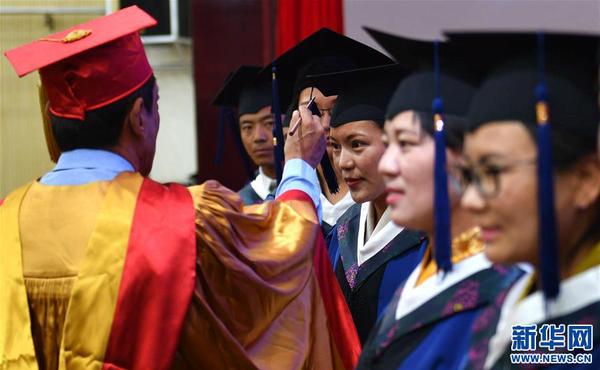 （图文互动）（2）10名藏医学子首次被授予临床医学硕士学位