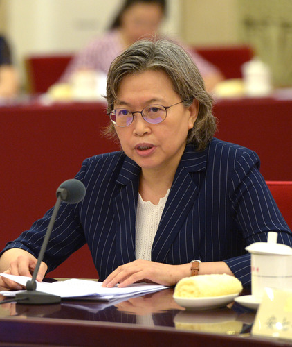 黄晓薇