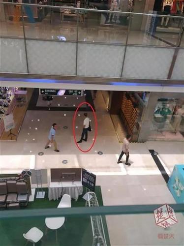 缉毒女警察逛商场闻到异香 10分钟后抓到个大毒贩