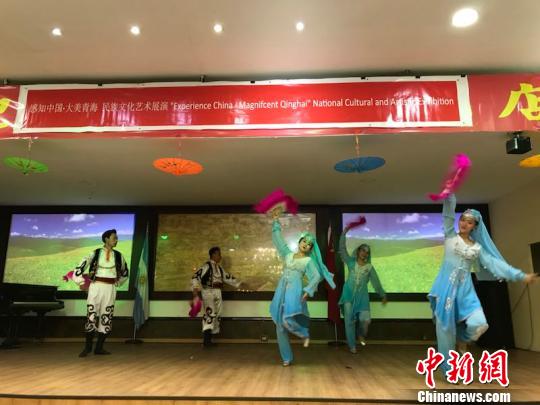 图为“感知中国·大美青海”中国青海民族文化艺术展布宜诺斯艾利斯市巡展现场。　少恒 摄