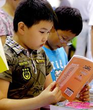 要做到“减负增效”,引导学生科学管理课余时间尤其关键