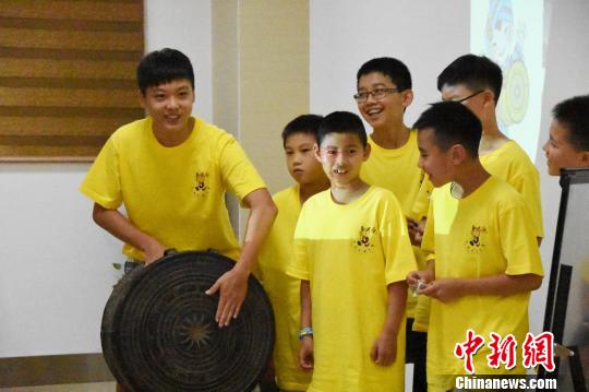 60名华裔青少年赴广西体验传统民族文化