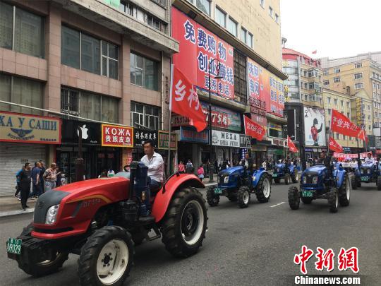 中俄友谊大巡游车队　邵丹　摄