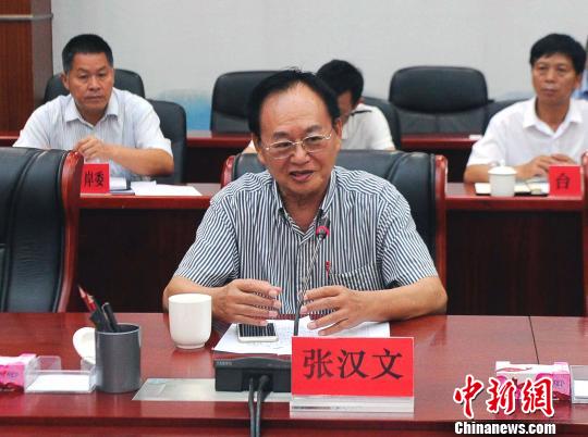 张汉文在座谈会上发言。蒋雪林 摄