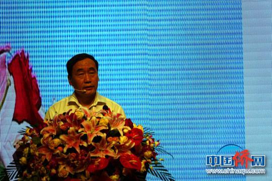 中国侨网天津市副市长赵海山作主旨演讲。　冉文娟　摄