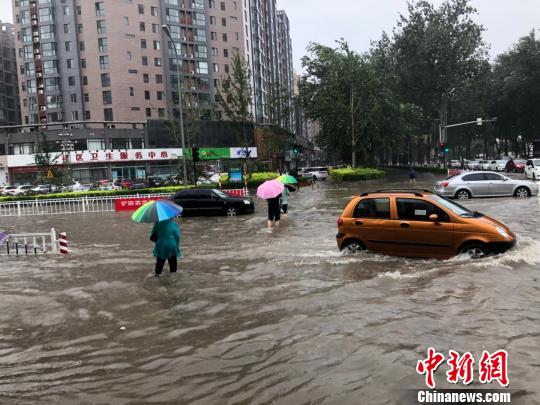 台风“安比”过境河北沧州、廊坊暴雨致部分区域积水严重