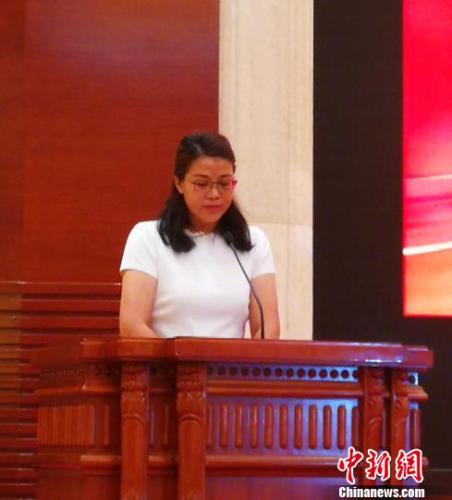 太原市侨青委主席吕雪梅代表侨青委作表态发言。杨杰英 摄