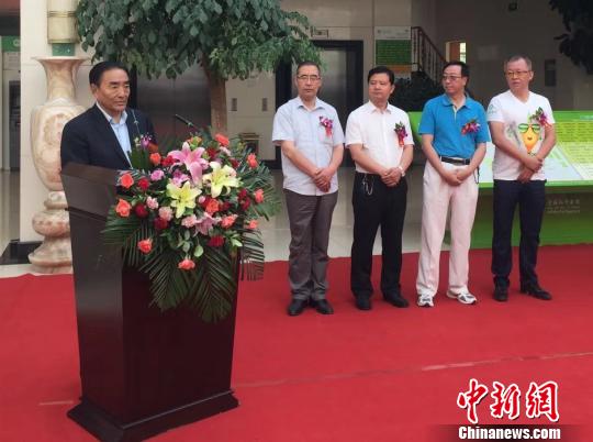 图为“完美森林资助·青海贫困家庭疝气患儿手术康复项目”启动仪式现场。　钟欣 摄