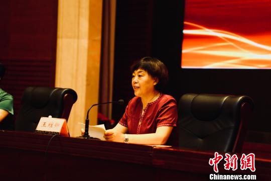 中国侨网山西省侨联党组书记、主席王维卿表示，侨界青年和海归朋友既熟悉中华传统文化，又了解当今世界发展趋势。　刘文奇　摄
