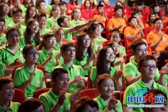 中国侨网作文大赛颁奖典礼现场。　田蕾　摄