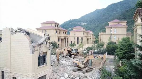秦岭大片别墅违建，中央重拳整治！但一栋房子5天都没拆完……