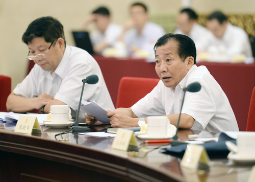 陈晓华委员发言。