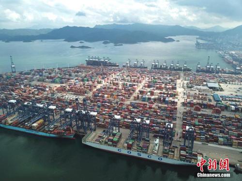 资料图：俯瞰深圳盐田港。 <a target='_blank' href='http://www.chinanews.com/'>中新社</a>记者 陈文 摄