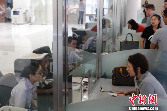 明起内地居民可在全国范围异地申请换发出入境证件