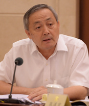着力提升劳模工匠的地位和待遇
