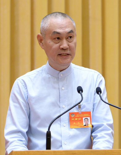 潘维