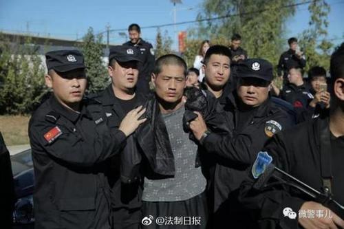 画面曝光！辽宁2名越狱逃犯于河北辽宁交界处被抓