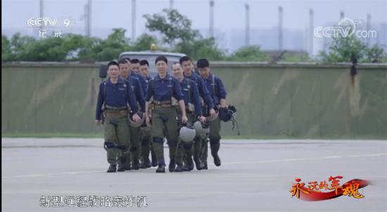 央媒官泄新型战略轰炸机命名轰-20 研发有大进展