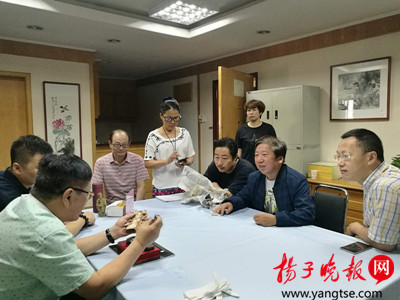 艺术品交流、鉴定现场。主办方供图