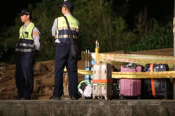 台铁局:事故车司机曾称风泵压力不足 车速理应变慢