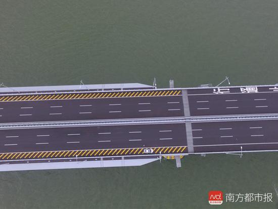 雄伟的港珠澳大桥。南都记者 吴进 摄_副本.jpg