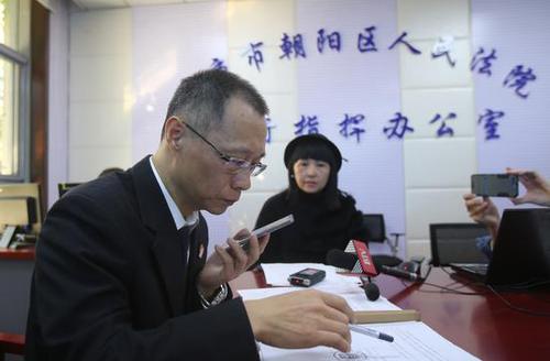被拍卖柴犬“登登”主人发声：愿意承担所有责任