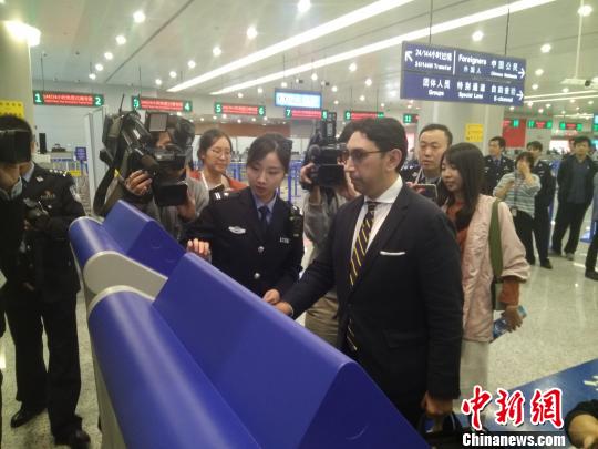 上海口岸正式启用144小时过境免签电子申请系统