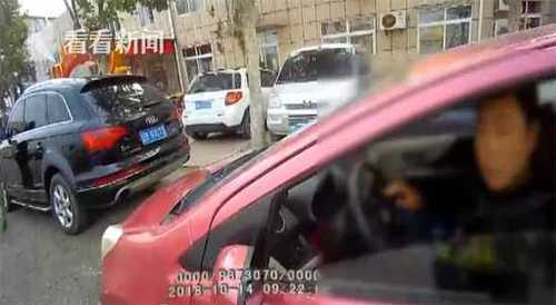 奇葩！男子无证驾车被查 自称不知开车需要驾照