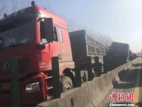 图为事故现场。　张文泽 摄
