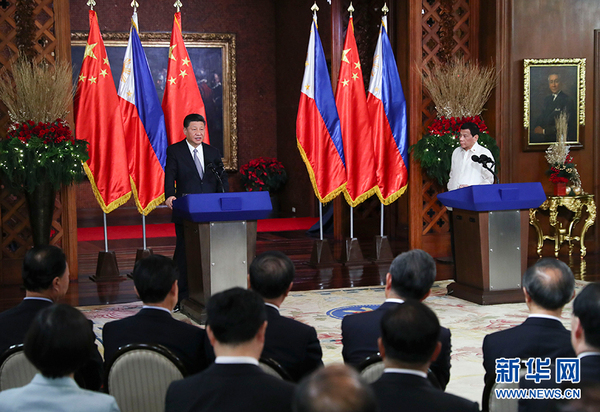 11月20日，国家主席习近平在马尼拉同菲律宾总统杜特尔特举行会谈。这是会谈后，两国元首共同会见记者。