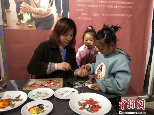 图为展览现场。　高红超 摄