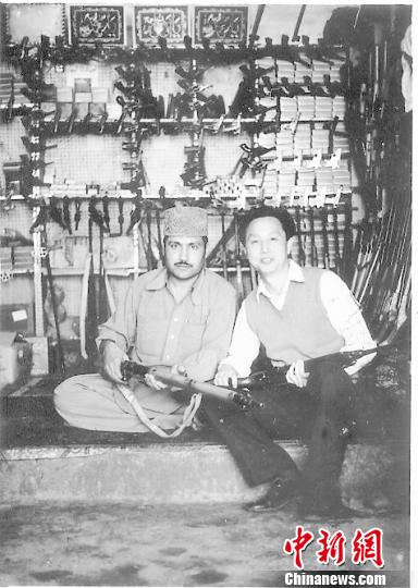 1978年林墉在巴基斯坦写生。　受访者提供 摄