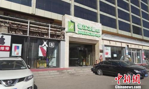 山西省卫生计生委卫生监督所将责成太原市卫生监督所对检查中发现的其他问题，进行调查取证和依法处理。　范丽芳 摄